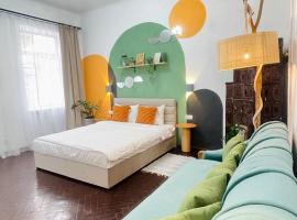 Стильна квартира з кондиціонером в центрі міста, hotel v destinaci Černovice