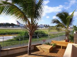 SXM Spotters Paradise, apartment in Lowlands