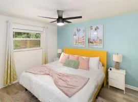 Stylish Retreat min to UF Pets Welcome!