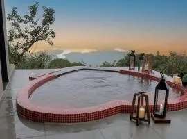 Vee Resort- The Suites of Royals