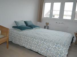 2 Chambres pour 2 à 4 pers Paris Ouest B&B，位于吕埃尔-马尔迈松的酒店