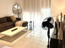 2-Bed House Sleeps 6 15 mins to Toulouse