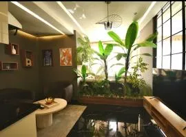 Luxurious apartment with private jacuzzi