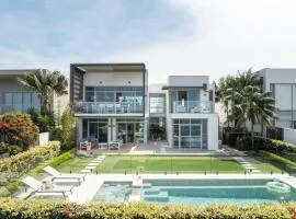 Beachfront Haven Magenta