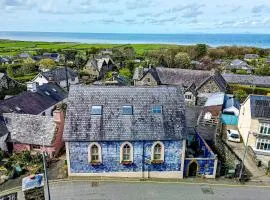 Salem The Blue Chapel