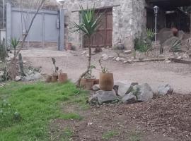 lacasitadepiedraCabana, Hotel in Unquillo