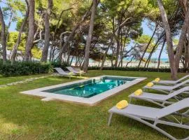 Villamar - Stunning Beachfront Villa with Private Pool