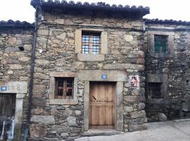 La Plazuela - Navalguijo, Hotel in Navalguijo