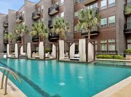 Lookout Luxe 2BR | Shuffleboard | Classy | 1GB