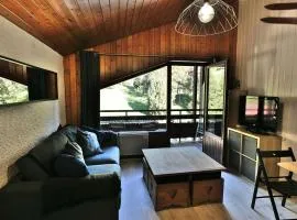 Superbe Studio Mezzanine Rénové au Cœur du Grand Bornand – 4 Couchages, Balcon, Proche Commerces et Ski - FR-1-458-162