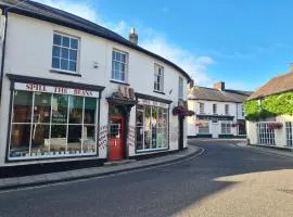 West Street Views 1 - Spacious town centre apartment
