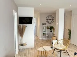 Le Victoria I Balcon & garage, Plein-centre