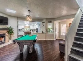 Family Fun, Movie Theater Games Full Kitchen Pool table Quiet Cul-de-Sac