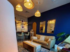 Zigzag Tower B - Stylish at Pearl, 2 BR, pool, parking and sea view-1705, hotell i Doha