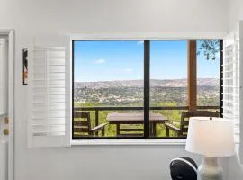 Mid-Mod Hilltop Retreat Views & Local Wildlife