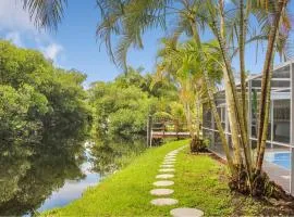 Bring Snacks and Relax! Waterfront, Heated pool, Cribs, Pets, Rods, BBQ
