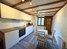 Charmante maison rénovée 2 étages, terrasse Ouest, 4 km des Menuires, wifi gratuit, animaux bienvenus - FR-1-452-167