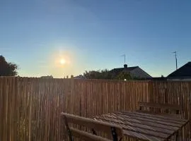 chambre avec salle de bain, cuisine, balcon, clim et parking privé ,bordeaux centre Nansouty