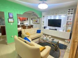 Alojamiento en Bani, cerca de la playa y las Dunas, hotel i Colorado