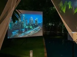Private Pool & Cinema House