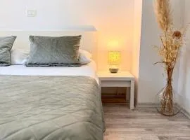 EXTRAORDINARY Amna Home with 4 bedroom and pool!
