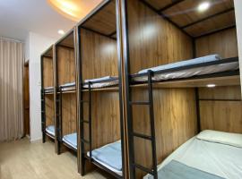 FUNNY Hostel & cafe, hotel in Ho Chi Minh-stad