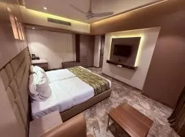 HOTEL VARISHTTA - Kopar Khairane - Quality and Comfort