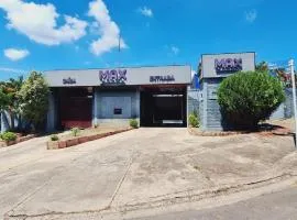 Max Motel