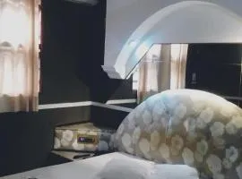 Max Motel