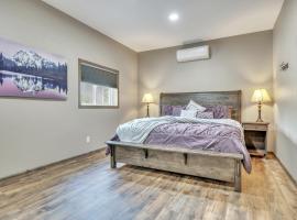 Redmore Lakefront Retreat on East Lake Okoboji, hotel di Spirit Lake