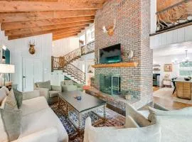 Chic Highlands Cabin Retreat with Deck and Office!