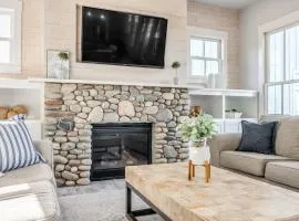 Shore Enough, Carlton Landing, Lakeview for 12