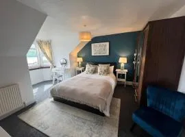 Caledonian House Apartment