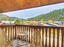 Walk to Main St! Red River Home w/ Stunning Views