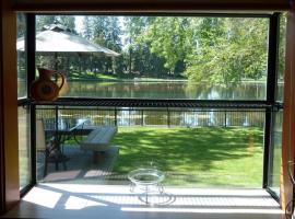 Mirror Pond bungalow, μπανγκαλόου σε Bend