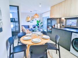 HOM I 2D2B Piscina Jacuzzi Estacionamiento Privado, hotel com piscinas em Puerto Varas