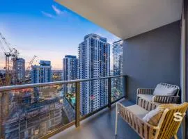 Upscale 1-BD Condo in DTW Miami - City Views