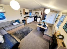 Birchington Vale - Etchingham Sleeps 6 Family Friendly, Pet Friendly, hôtel à Birchington