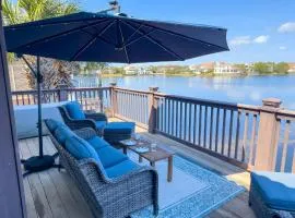 Margarita Villa A - Waterfront villa, steps to beach, heated pool, beach gear