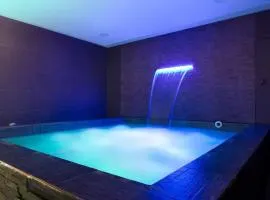 6 Habitaciones con un Jacuzzi Privado