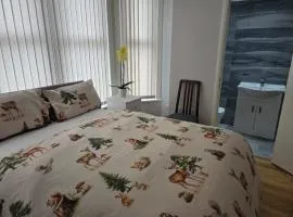 MJ Rooms