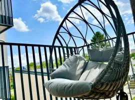 Modern Apartment with Terrace & Free Parking - Nearby Metro