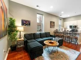Large 3 bdrm apt, 2ba, unique art