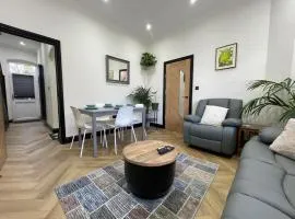 Exchange House - FREE Parking - 3 En-Suite Bedrooms - Close to M5-J2 and Train Station - Good connection to city centre - Close to Metro Extension to Briery Hill