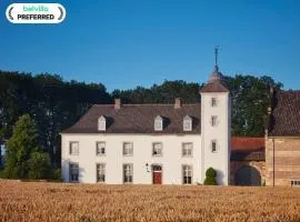 Stately 16-person manor farm in South Limburg