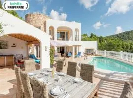 Villa with pool in Cala Llonga