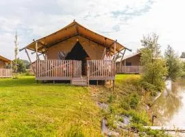 Safari Lodge by IJsselmeer Lake
