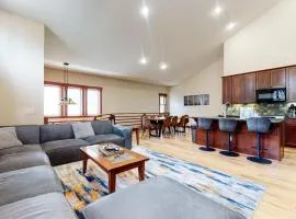 Red Slate Canyon - Modern 2-Story Condo