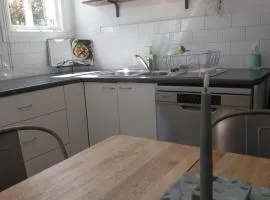 Lavender Cottage - Cute, Cosy & Pet Friendly