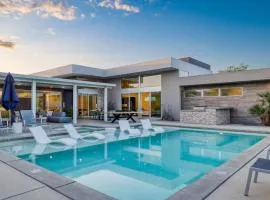 The Polo Villas by AvantStay Modern Oasis Near Empire Polo Club